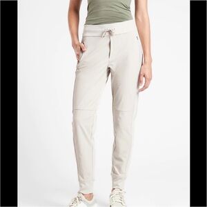 Athleta Headlands Hybrid Trek Joggers - 8T